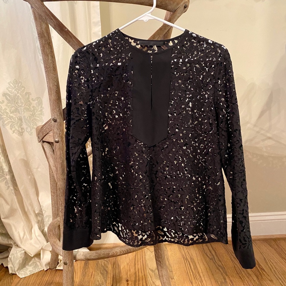 Jenni Kayne black floral lace top w/ silk contrast